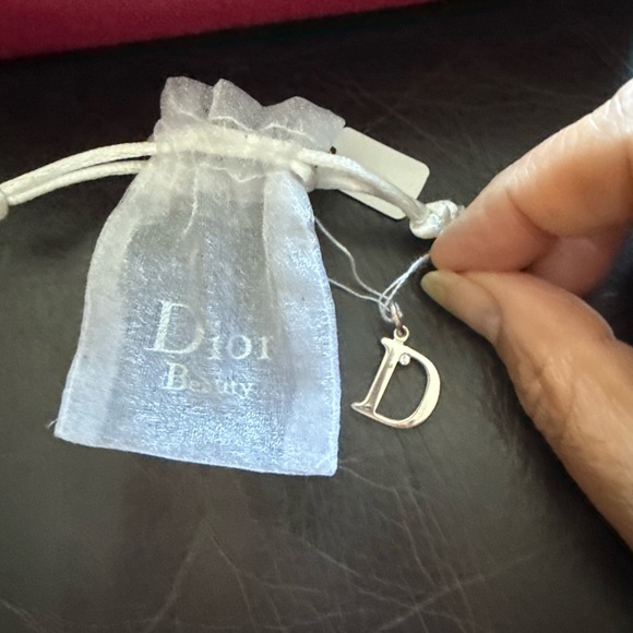 Dior Travel Pouch Set – Pink & Blue Cosmetic Bags + Silver “D” Charm – Authentic - Picture 13 of 14